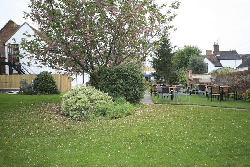 The Royal Hop Pole Wetherspoon Tewkesbury Bagian luar foto