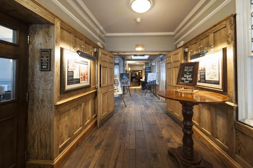 The Royal Hop Pole Wetherspoon Tewkesbury Bagian luar foto