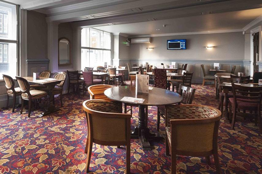 The Royal Hop Pole Wetherspoon Tewkesbury Bagian luar foto