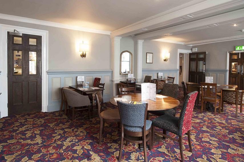 The Royal Hop Pole Wetherspoon Tewkesbury Bagian luar foto